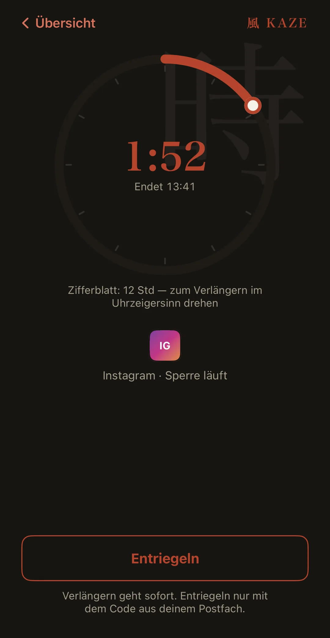 Zifferblatt mit der Restzeit 1:52 für Instagram, darunter der Knopf Entriegeln.